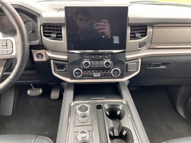 Used 2024 Ford Expedition XLT image 14