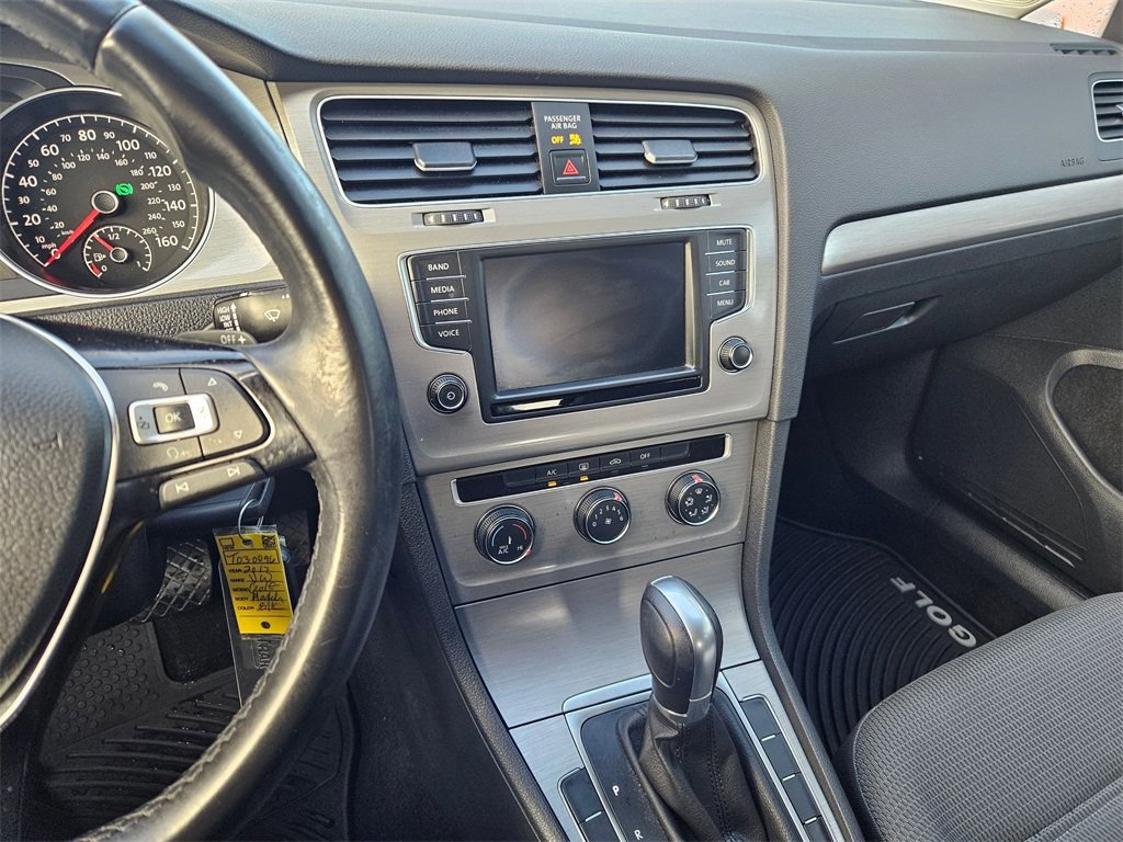 Used 2017 Volkswagen Golf 4-Door image 21