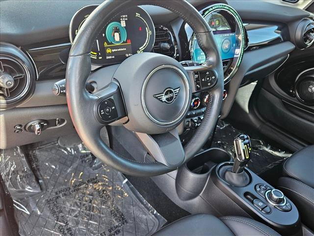 Used 2024 MINI Cooper SE FWD image 9