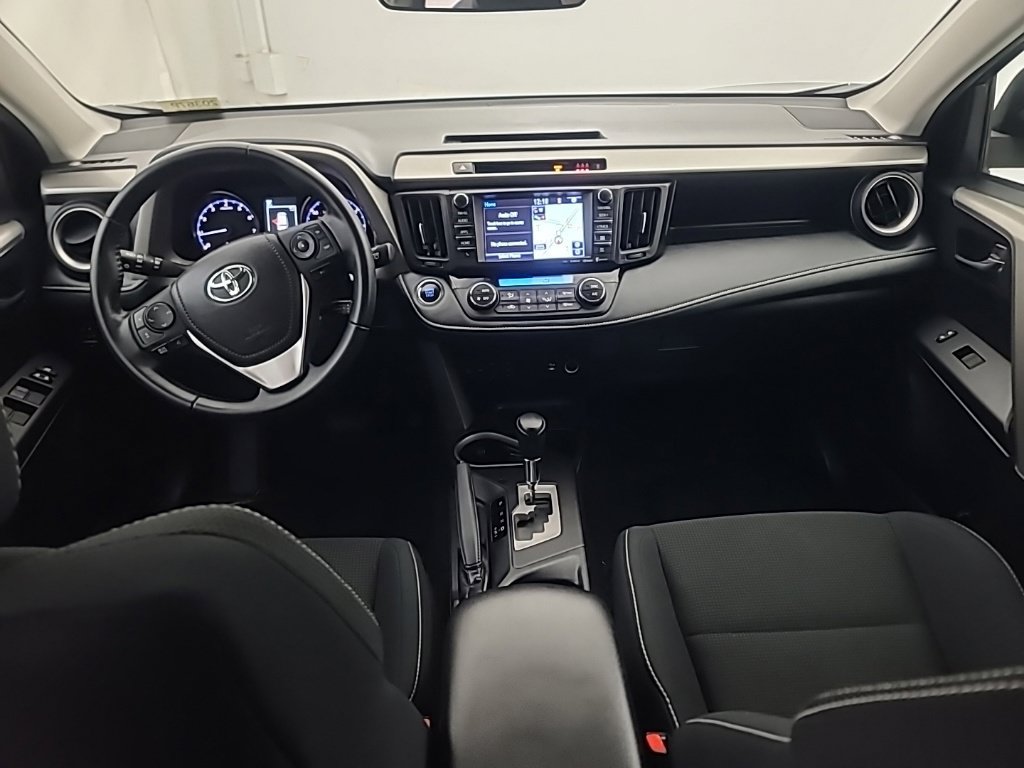 Used 2018 Toyota RAV4 XLE AWD/4WD image 21