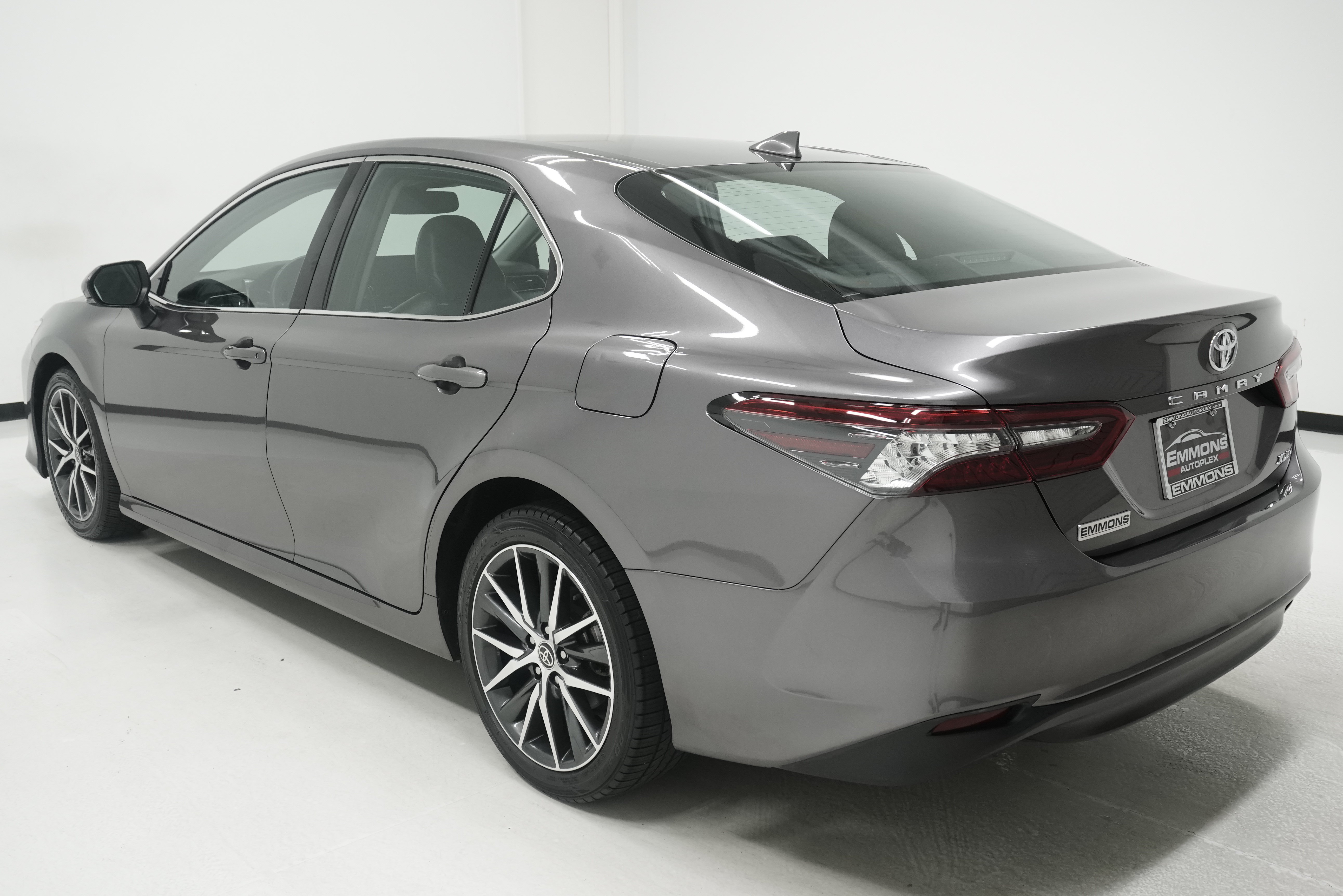 Used 2023 Toyota Camry XLE FWD image 6
