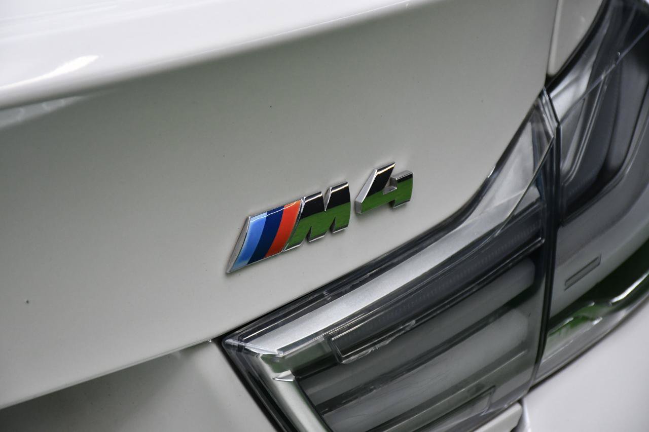 Used 2016 BMW M4 Coupe w/ Executive Package RWD image 12