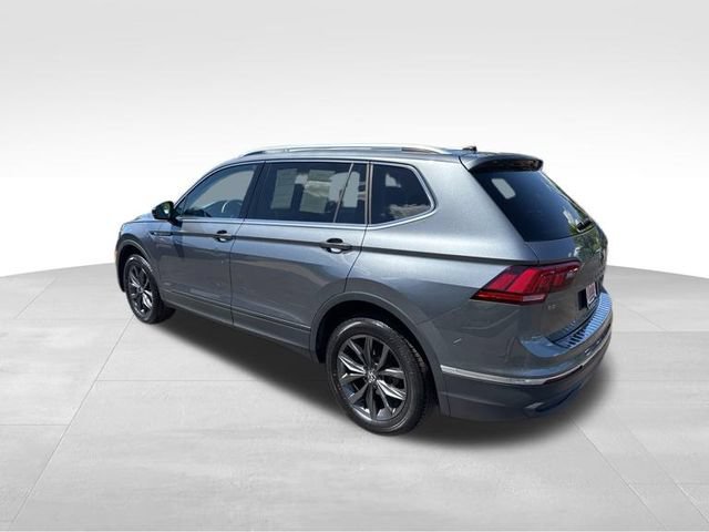 Used 2023 Volkswagen Tiguan SE w/ Panoramic Sunroof Package FWD image 7