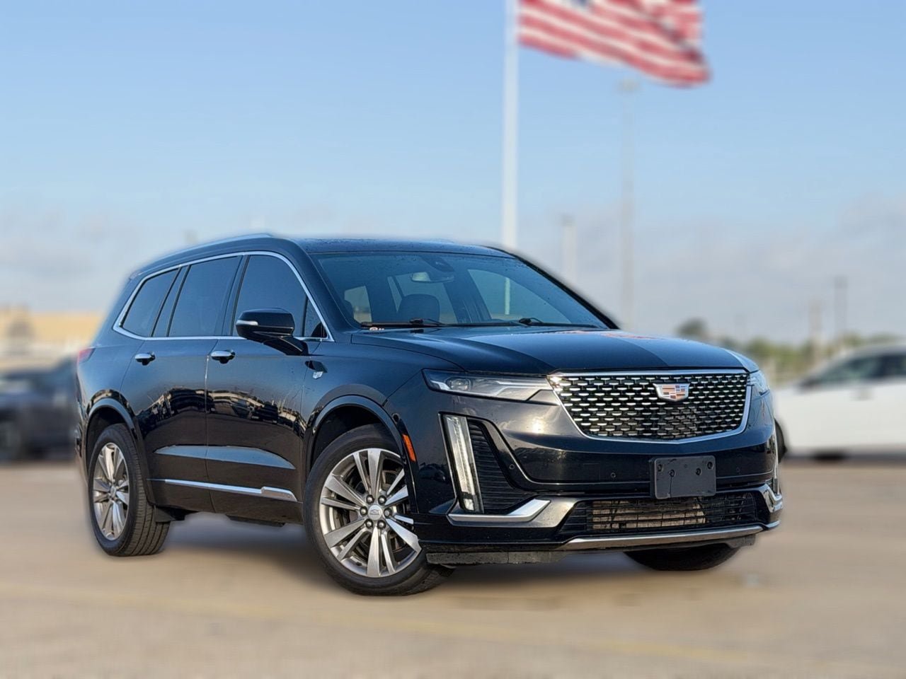 Used 2022 Cadillac XT6 Premium Luxury FWD image 2