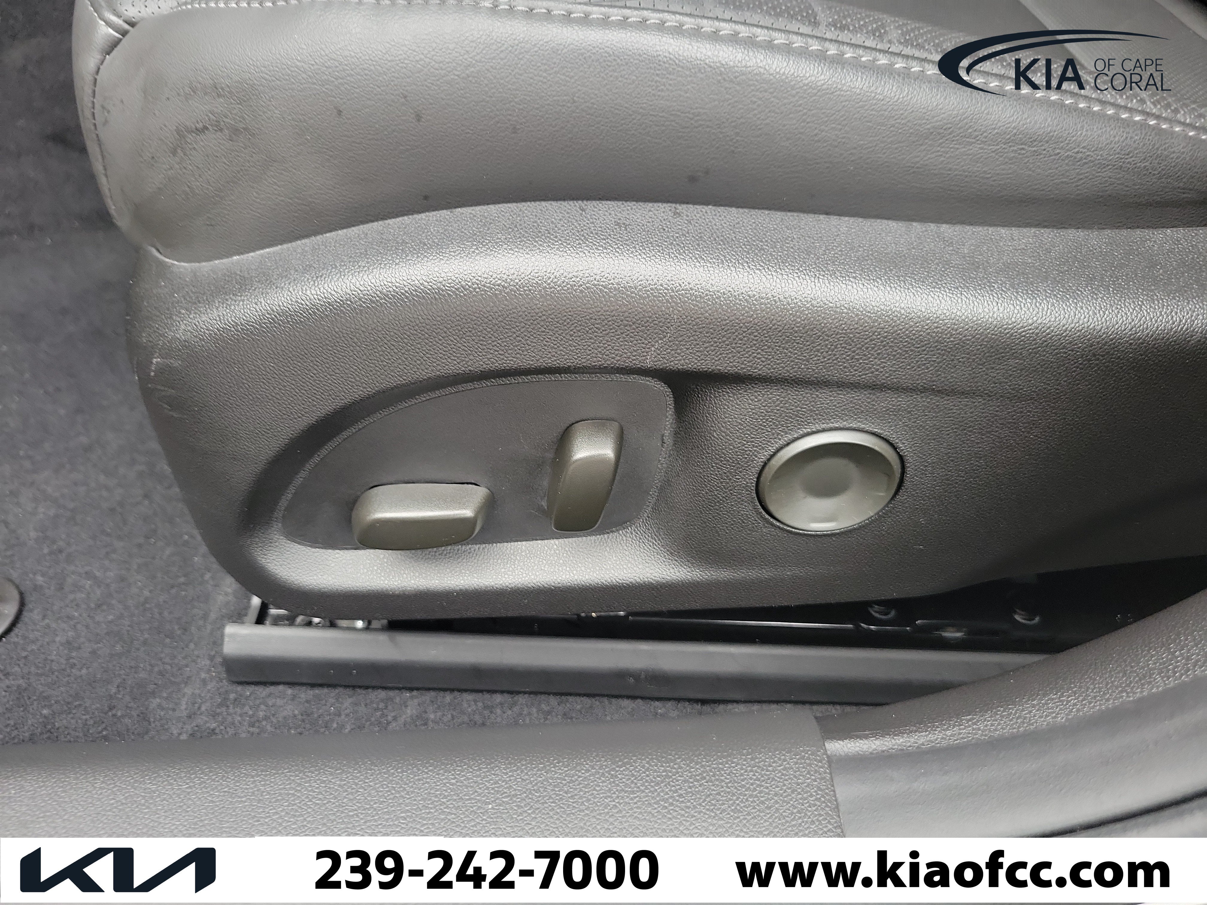 Used 2025 Cadillac CT4 Premium Luxury RWD image 21