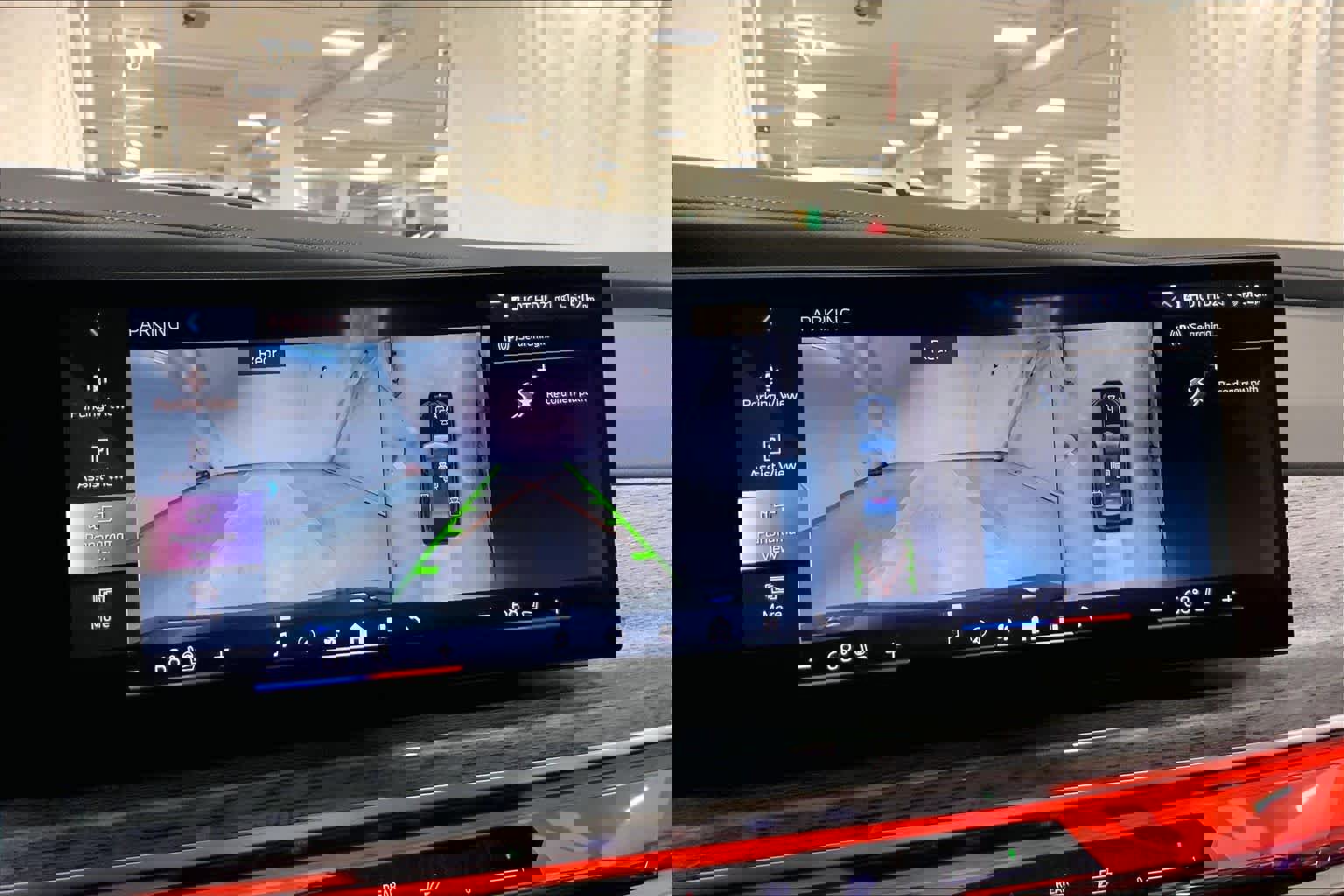 Used 2025 BMW 760i xDrive image 26