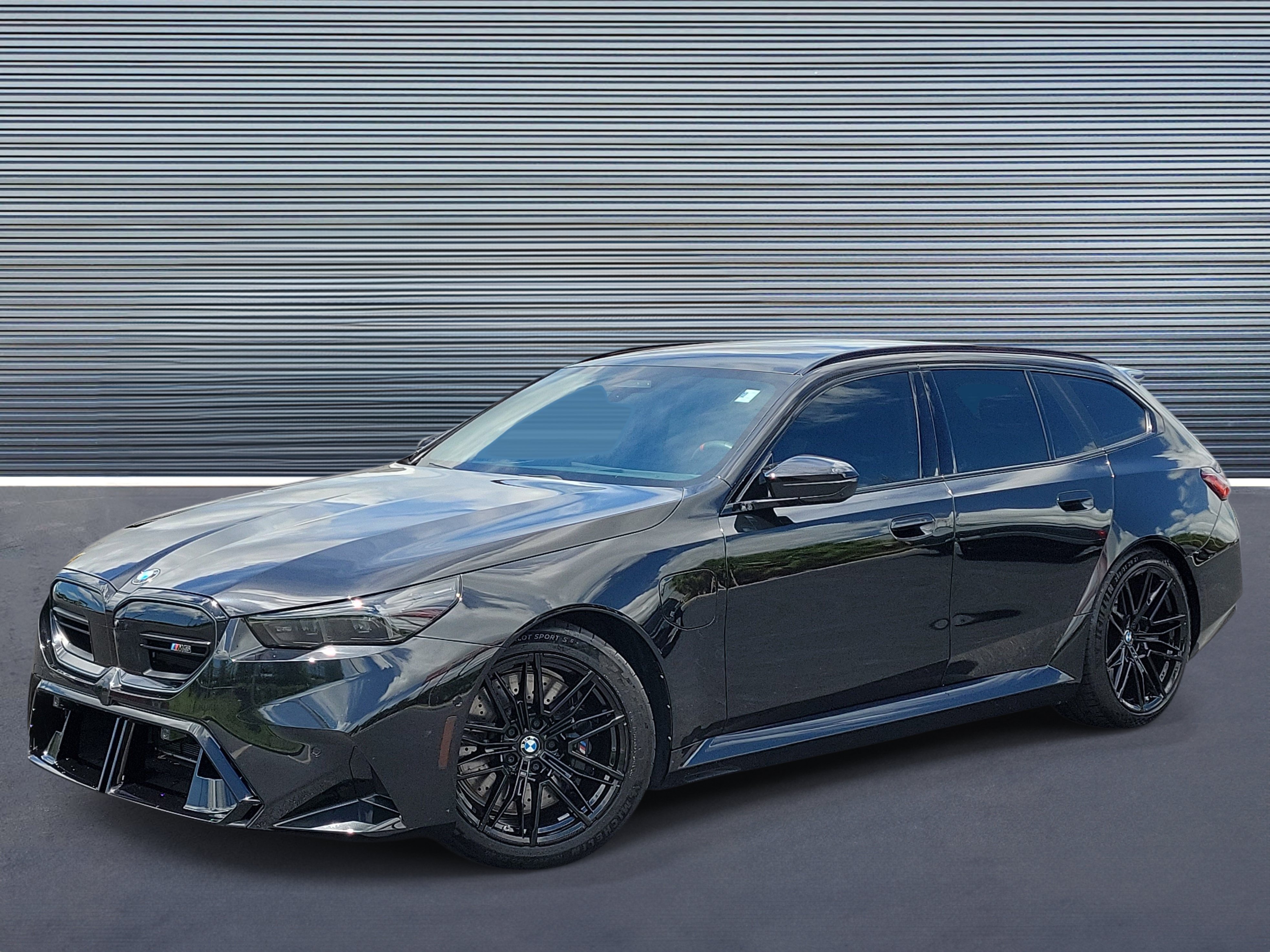 Used 2025 BMW M5 Touring AWD/4WD image 1