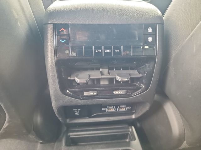 Used 2023 Jeep Grand Cherokee L Laredo image 22