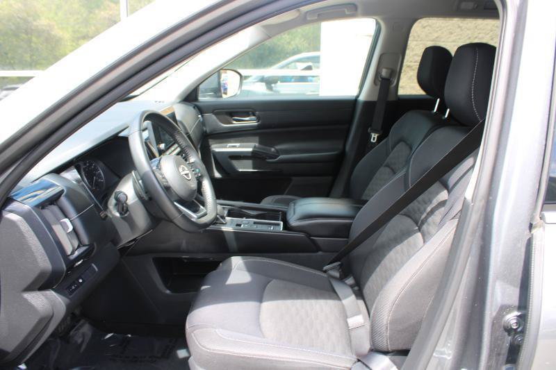 Used 2023 Nissan Pathfinder SV FWD image 10