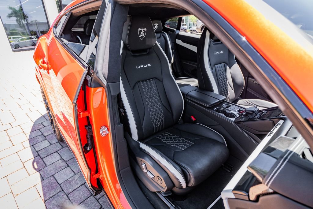 Used 2024 Lamborghini Urus S AWD/4WD image 34