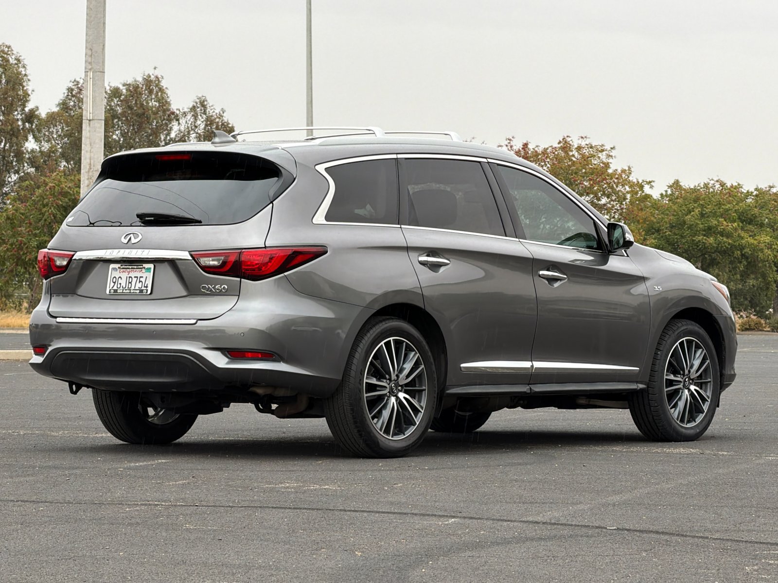 Used 2020 INFINITI QX60 Luxe w/ Sensory Package FWD image 4