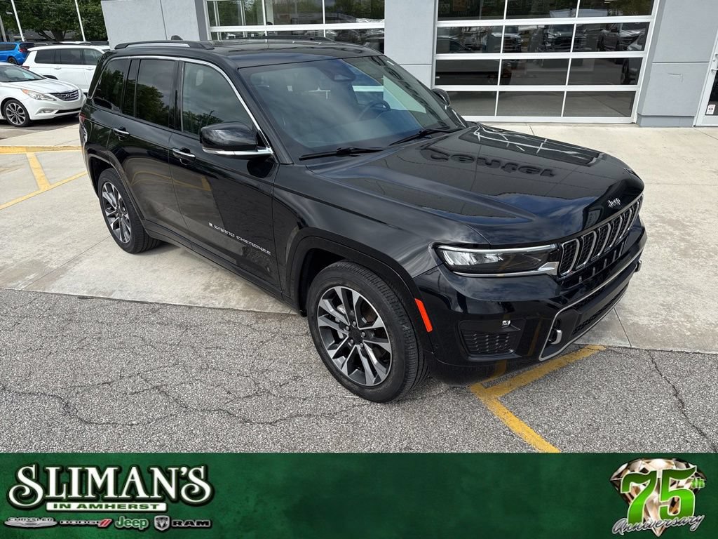 Used 2023 Jeep Grand Cherokee Overland w/ Luxury Tech Group IV AWD/4WD image 1