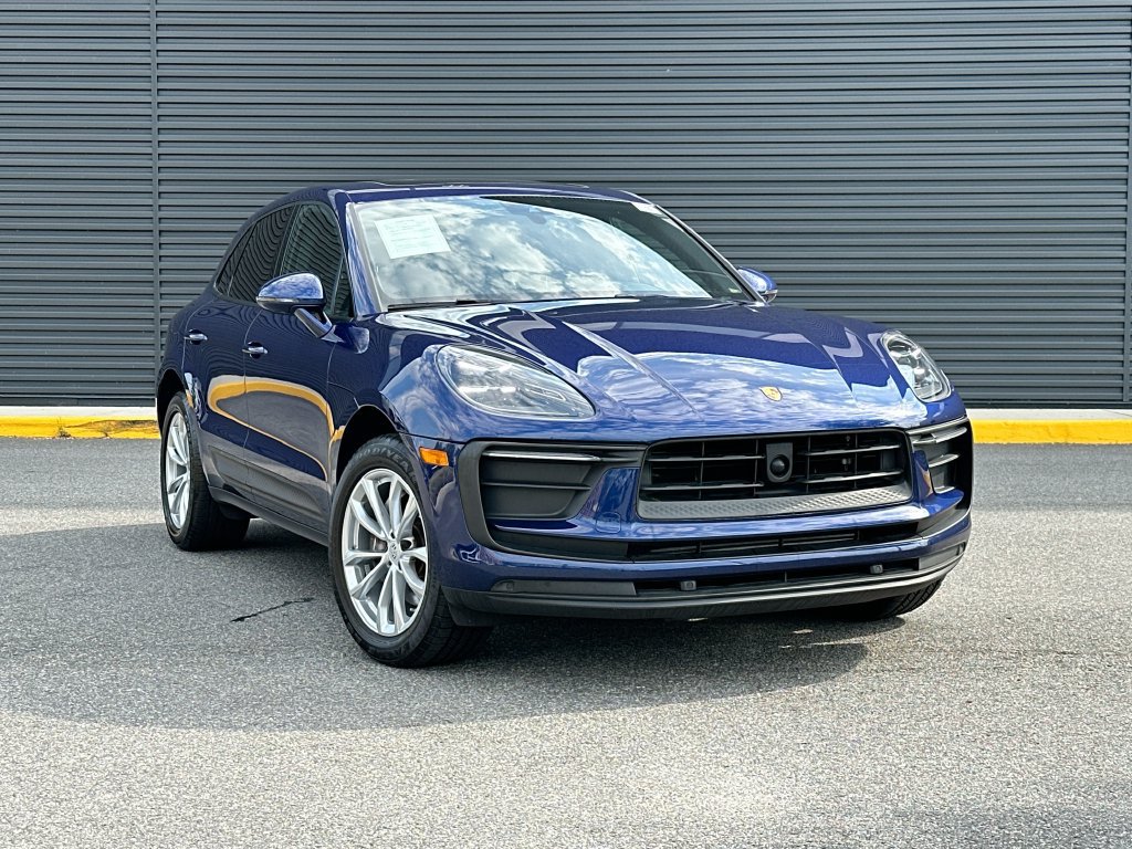 Certified 2024 Porsche Macan AWD/4WD image 7