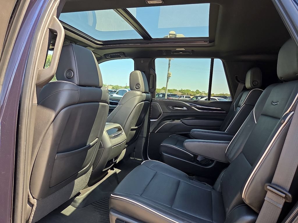 Used 2023 Cadillac Escalade Sport w/ LPO, Floor Liner Package AWD/4WD image 13