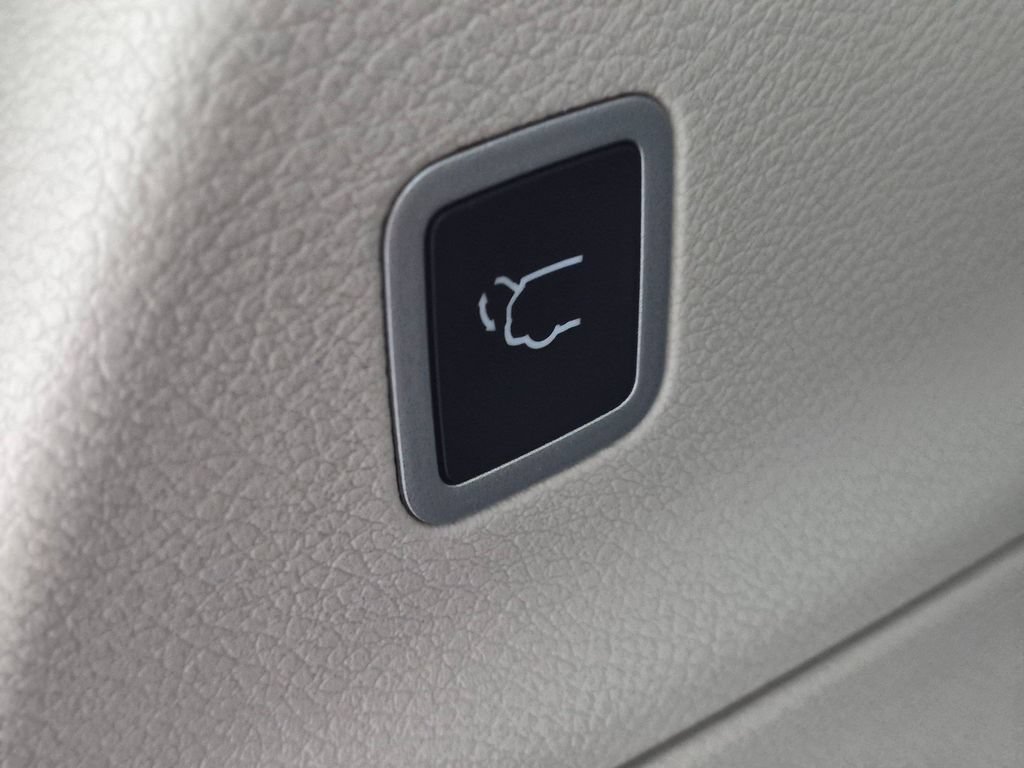 Used 2024 Chrysler Pacifica Touring-L FWD image 29