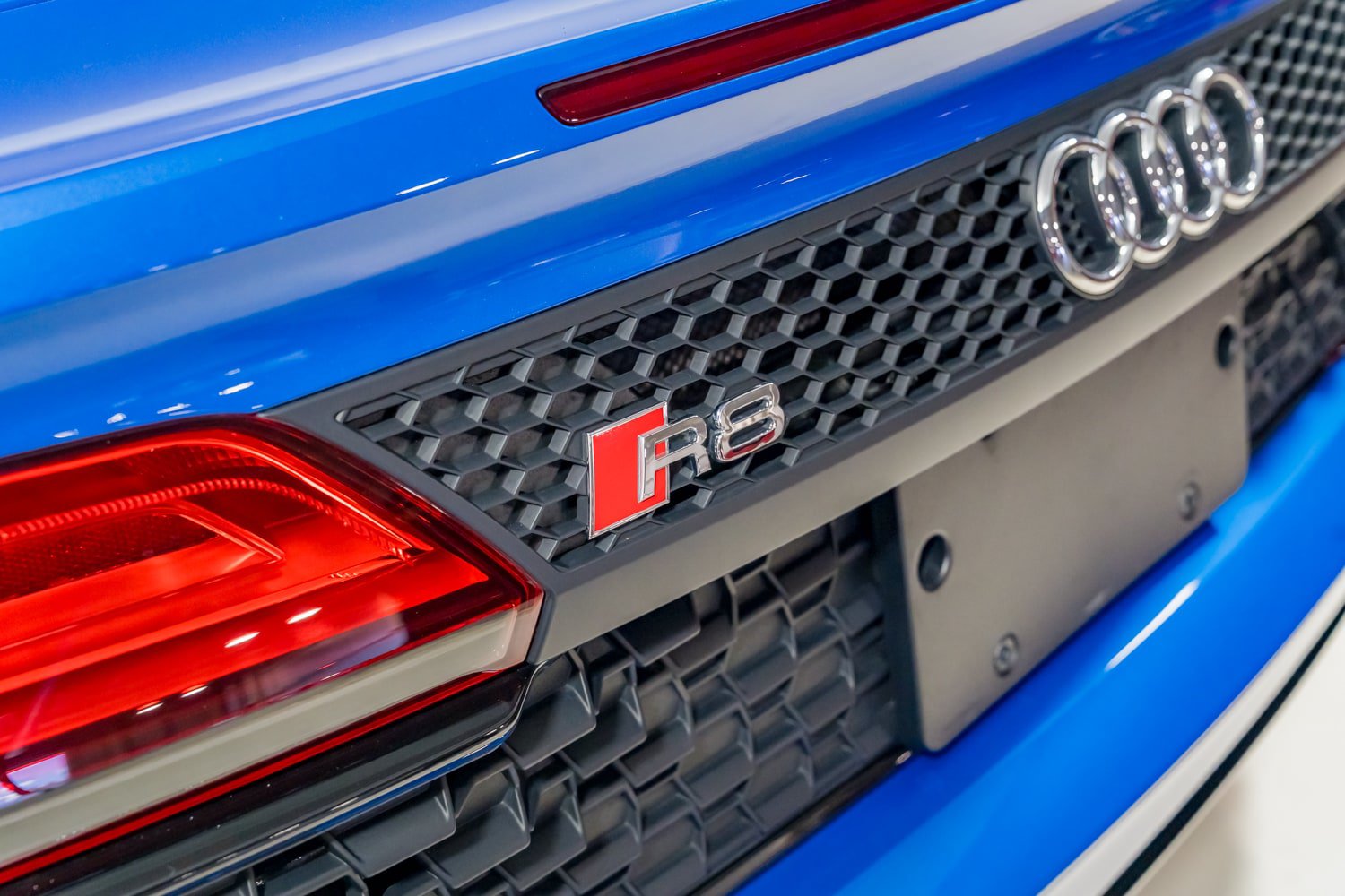 Used 2021 Audi R8 V10 w/ Premium Package RWD image 56