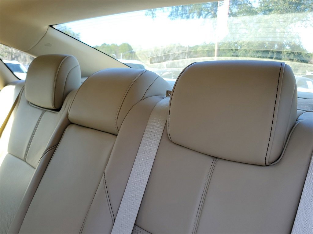 Used 2015 Toyota Avalon Limited image 12