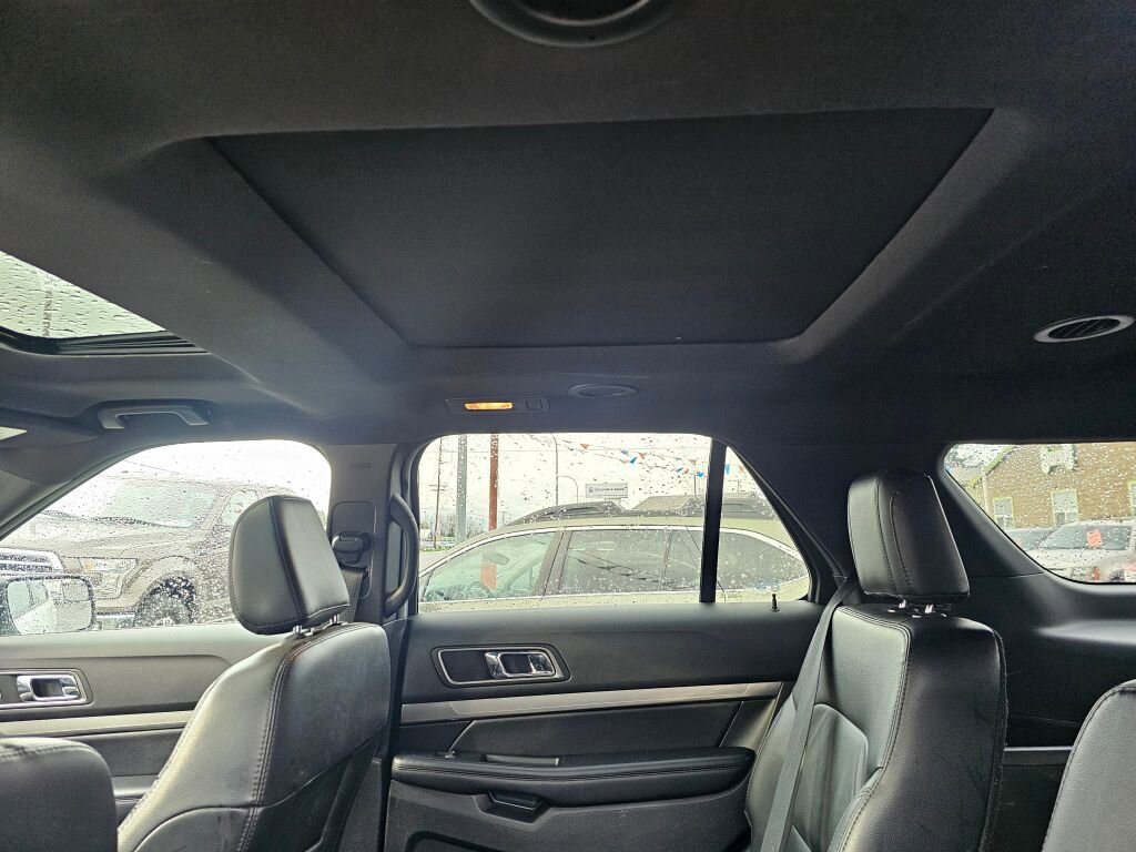 Used 2018 Ford Explorer XLT w/ Equipment Group 202A image 23