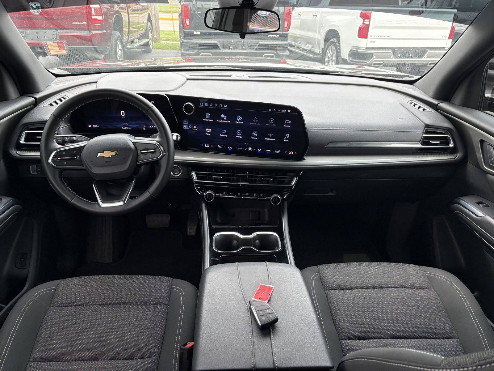 Used 2025 Chevrolet Traverse LT FWD image 12