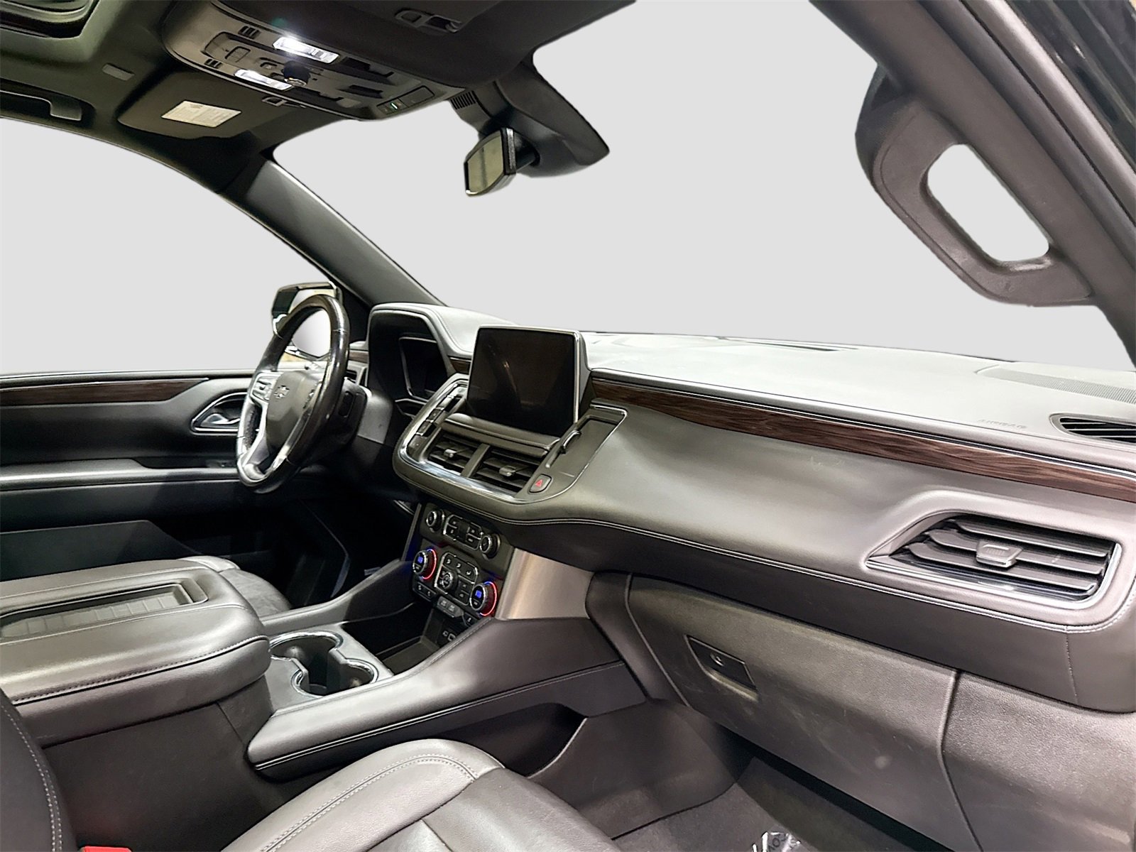 Used 2023 Chevrolet Suburban Z71 w/ Luxury Package image 32