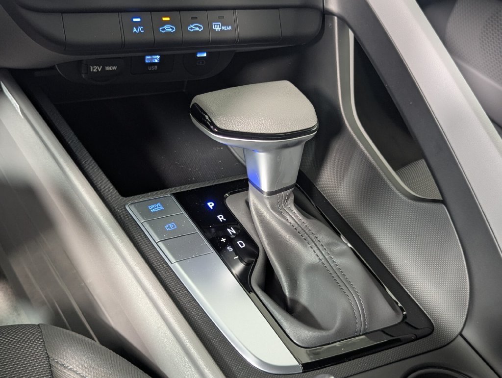 New 2026 Hyundai Elantra SE FWD image 21
