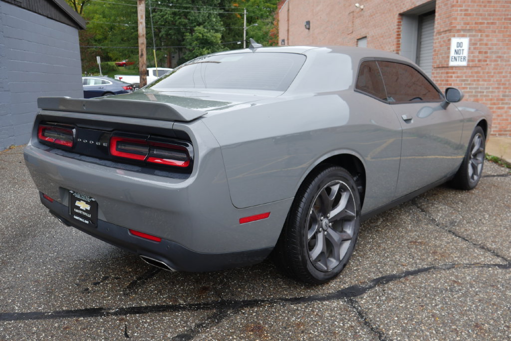 Used 2019 Dodge Challenger SXT w/ Plus Package RWD image 4