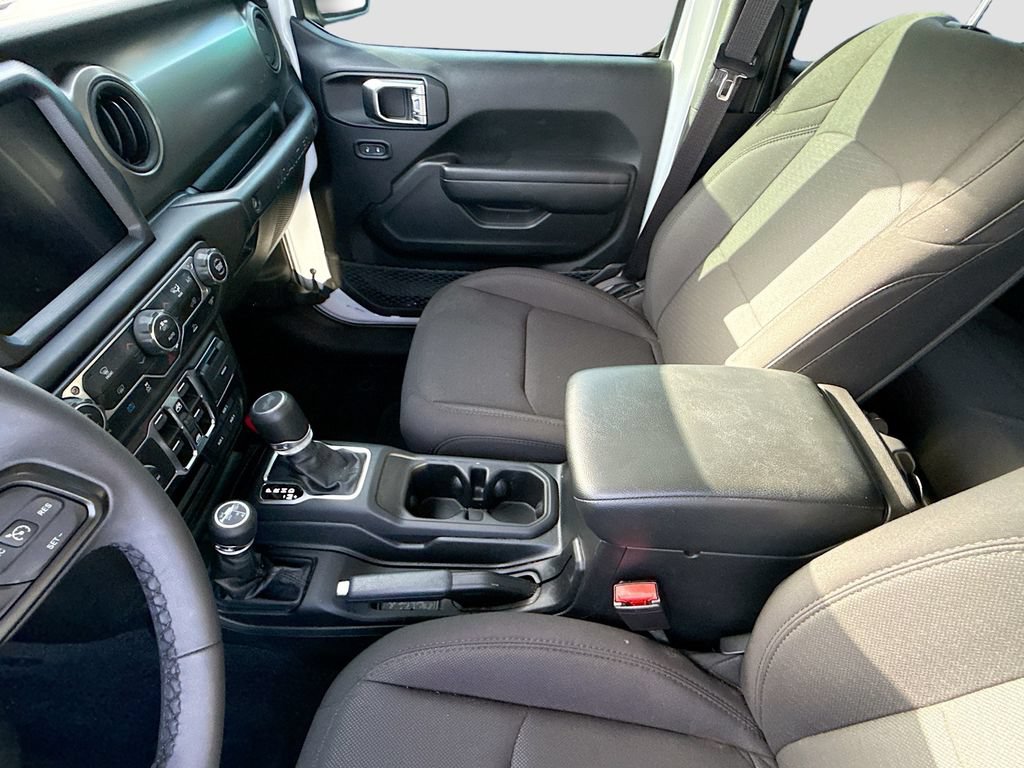 Used 2023 Jeep Wrangler Unlimited AWD/4WD image 25