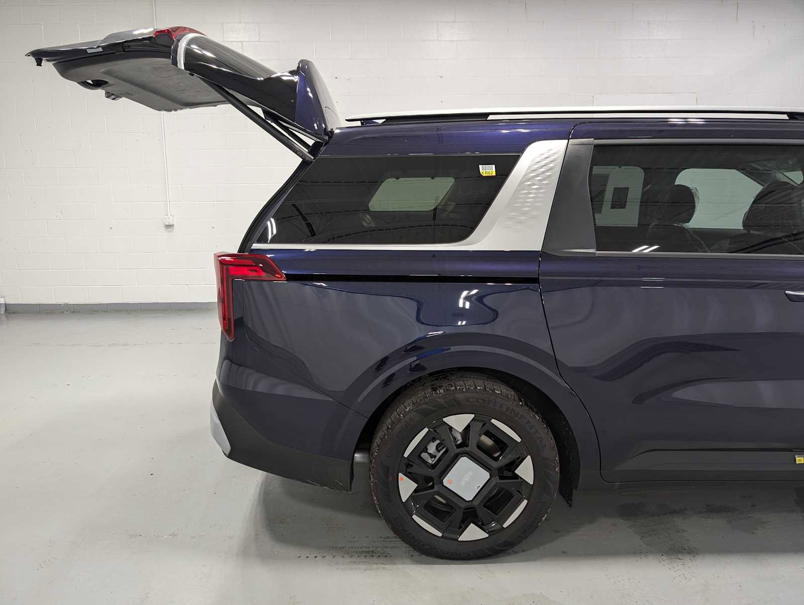 New 2026 Kia Carnival EX image 8