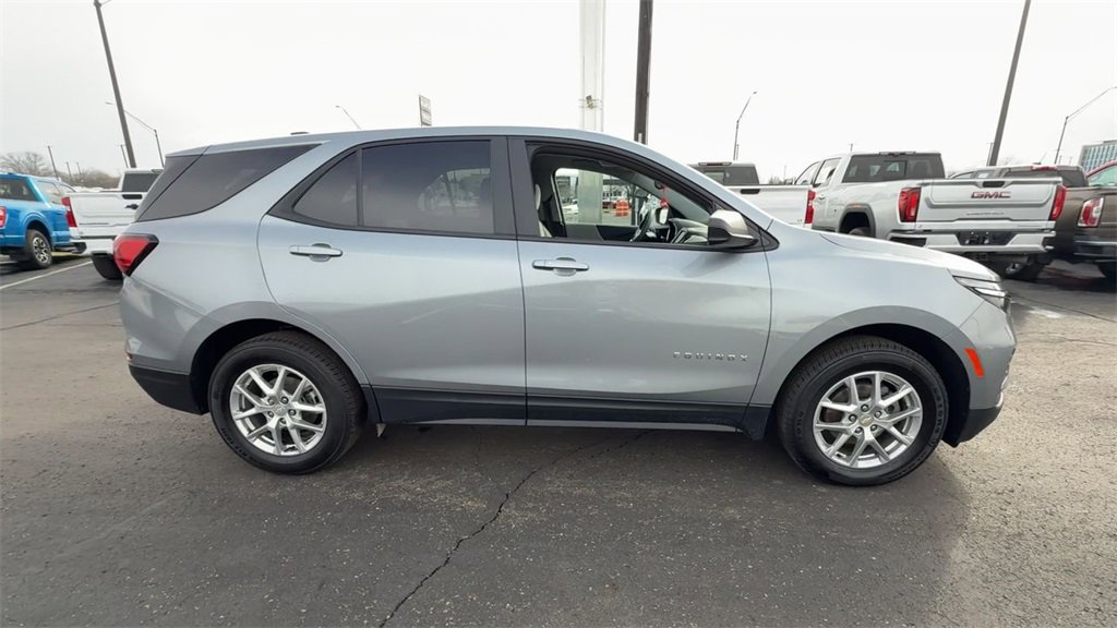 Used 2023 Chevrolet Equinox LS image 9