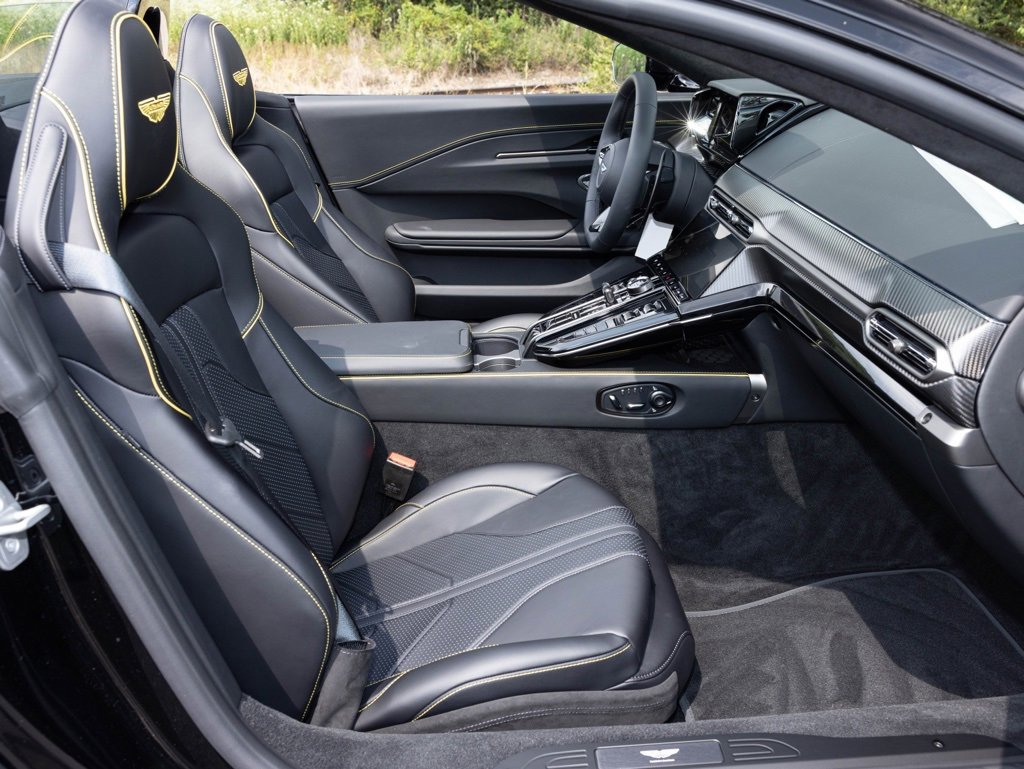 New 2026 Aston Martin V8 Vantage Coupe image 37