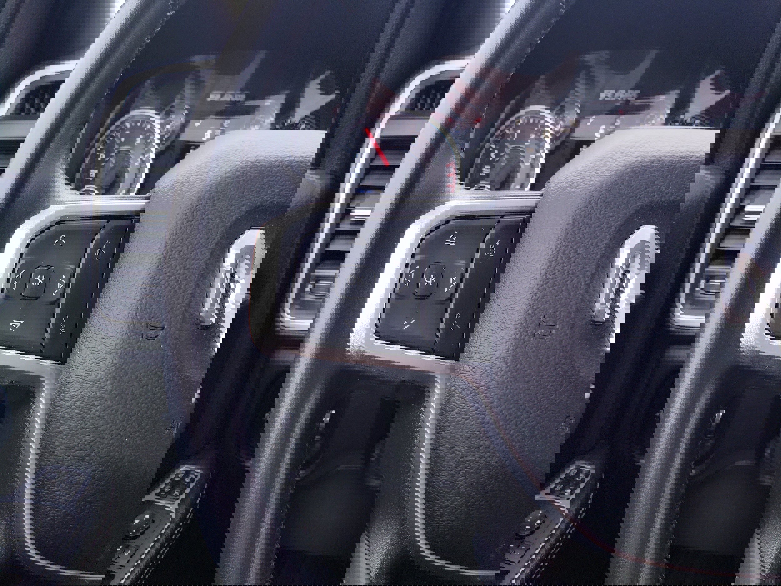 Used 2024 RAM 2500 Big Horn w/ Sport Appearance Package image 40