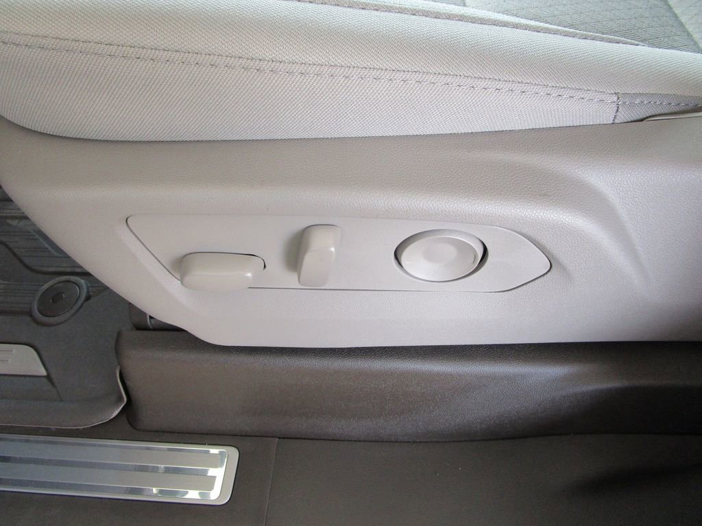 New 2026 GMC Sierra 1500 SLE image 29