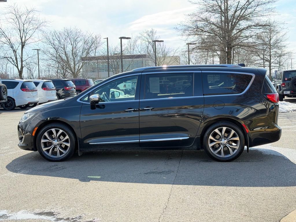 Used 2020 Chrysler Pacifica Limited image 10