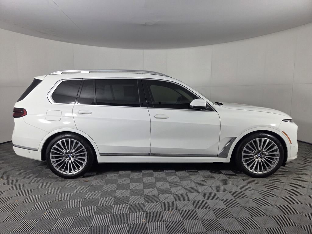Used 2023 BMW X7 xDrive40i w/ Premium Package image 5