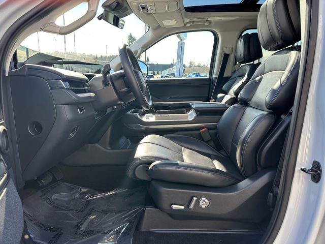 Used 2025 Lincoln Navigator L Reserve AWD/4WD image 9