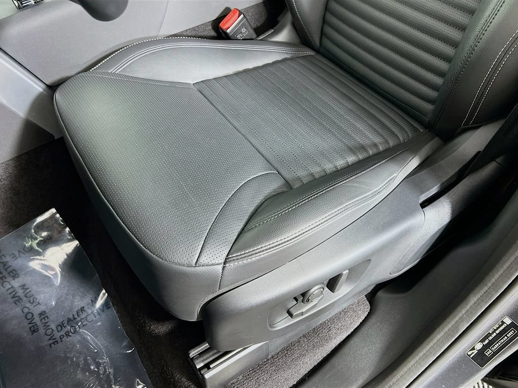 Certified 2025 Land Rover Discovery S AWD/4WD image 20