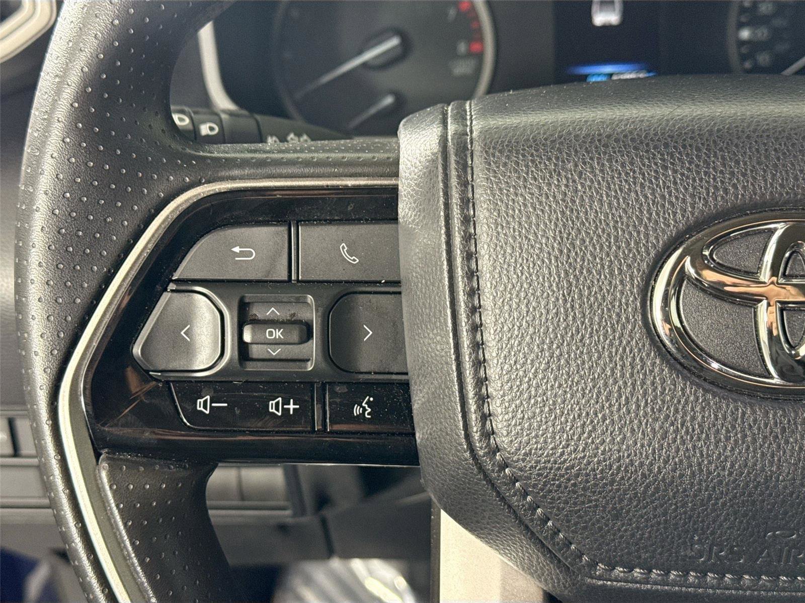 Used 2022 Toyota Tundra SR5 w/ SR5 Convenience Package image 16