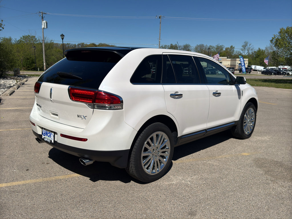 Used 2013 Lincoln MKX FWD image 9