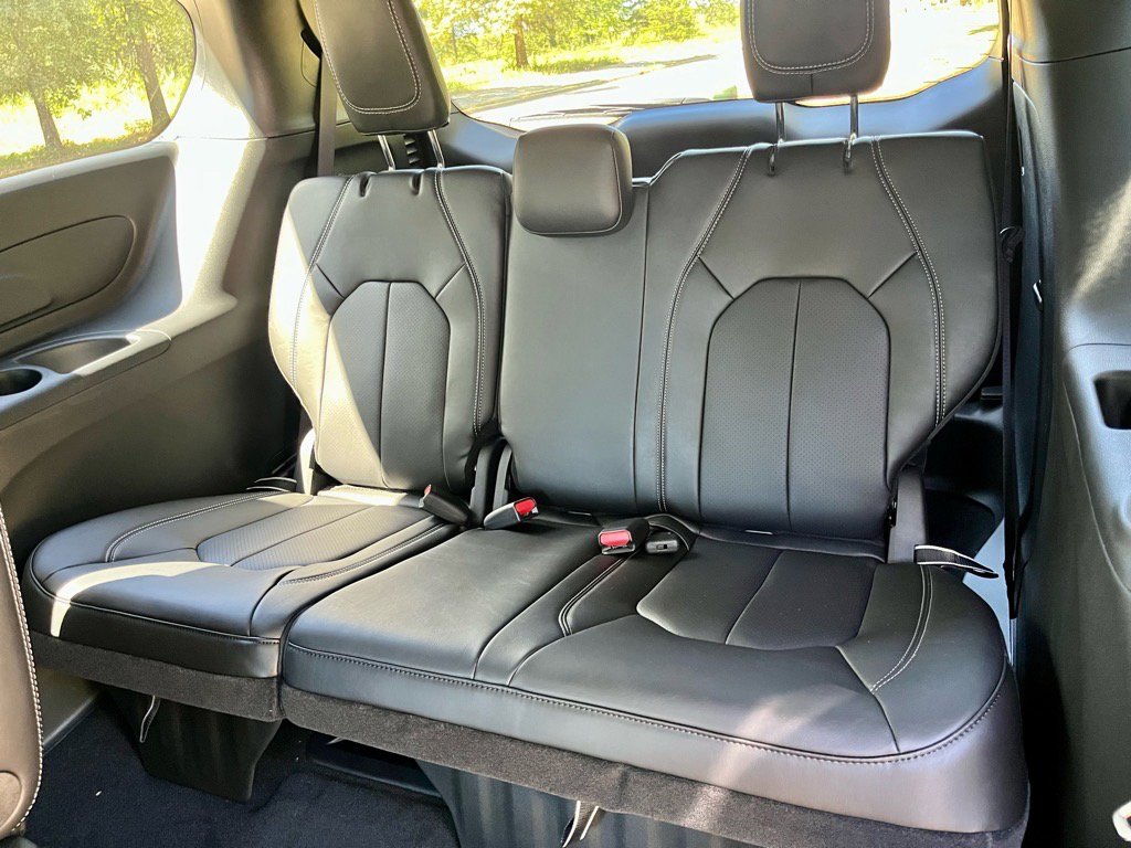 New 2026 Chrysler Pacifica Select image 17