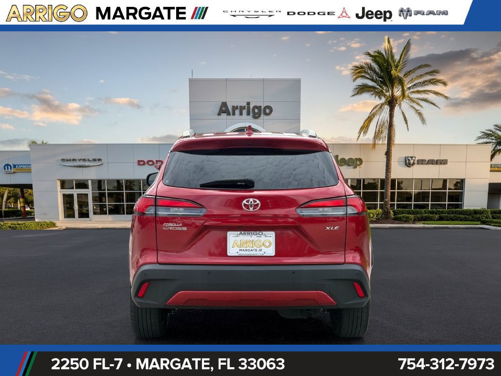 Used 2023 Toyota Corolla Cross XLE w/ Convenience Package FWD image 6