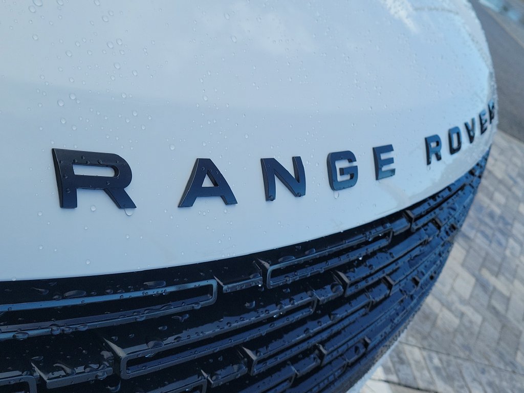 New 2026 Land Rover Range Rover Long Wheelbase SE AWD/4WD image 9
