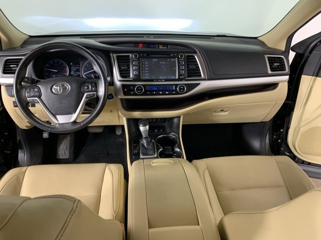 Used 2018 Toyota Highlander XLE image 10