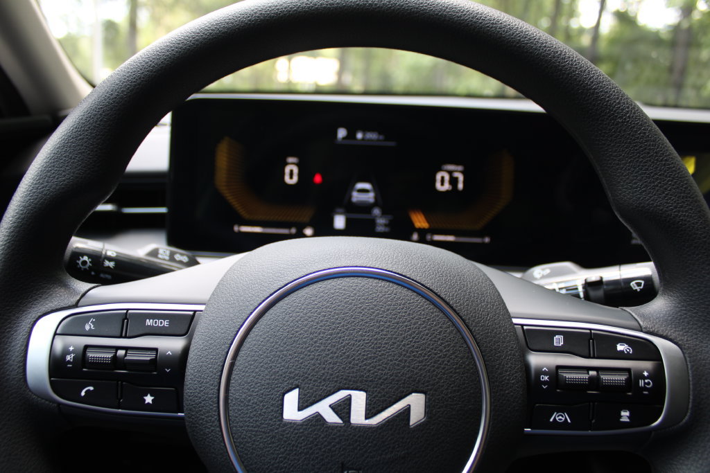 New 2026 Kia K5 LXS FWD image 25