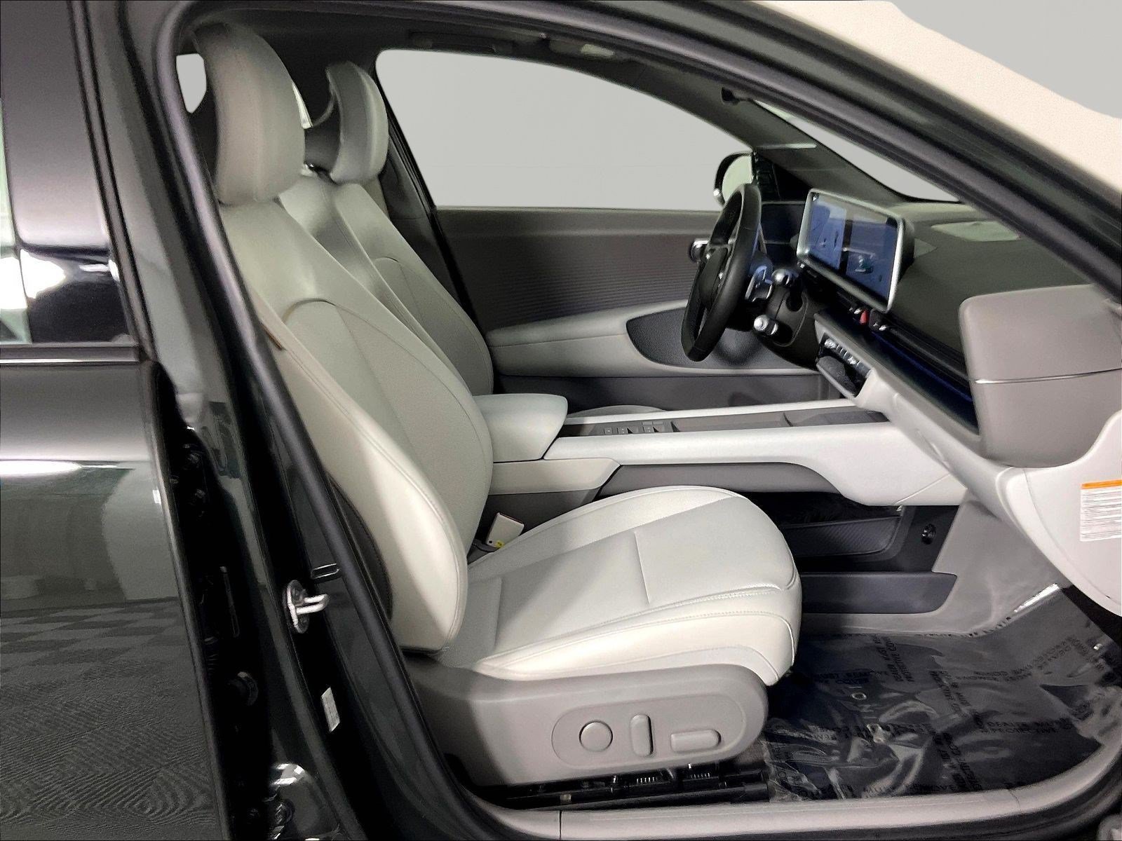 Used 2024 Hyundai Ioniq 6 Limited AWD/4WD image 28