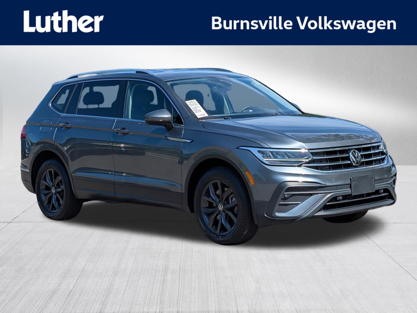 Certified 2024 Volkswagen Tiguan SE AWD/4WD image 1
