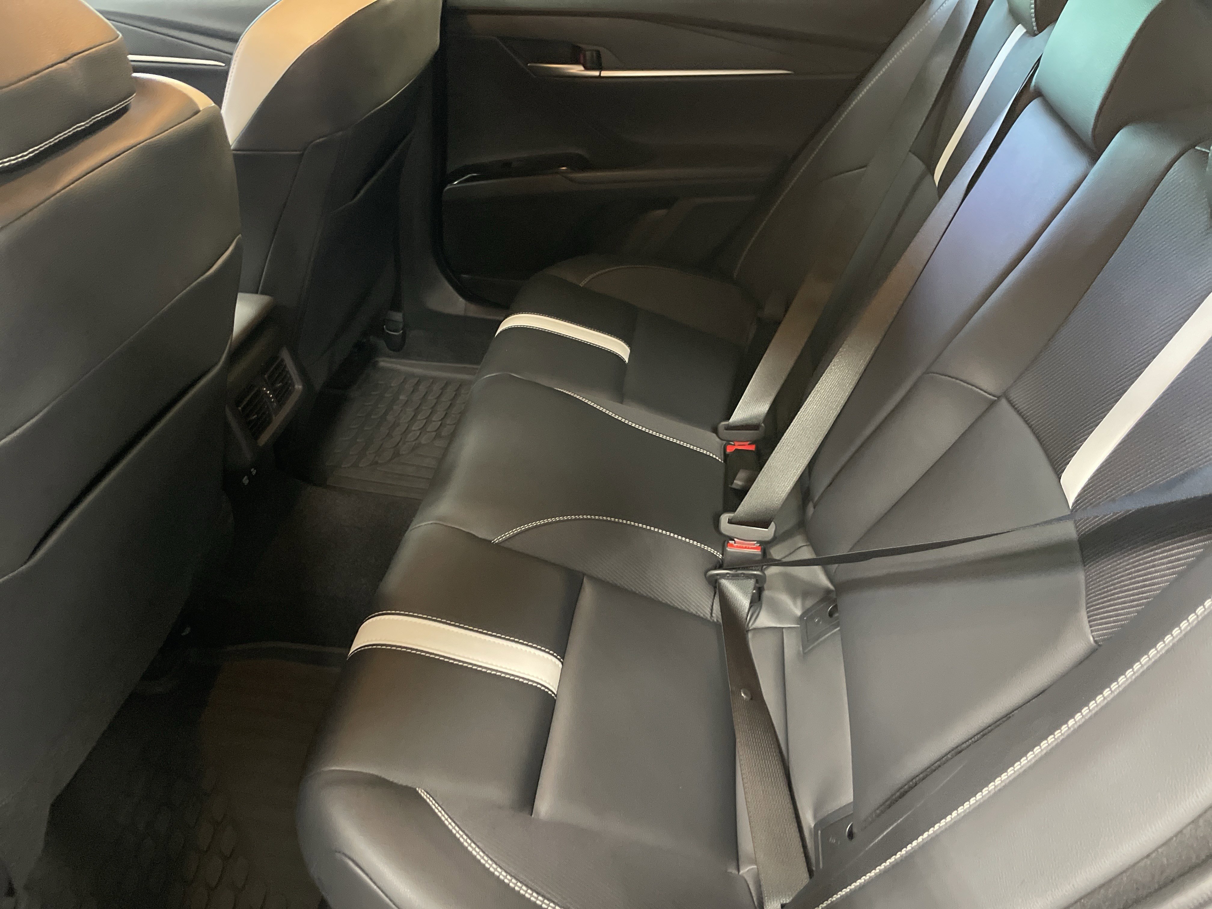 Used 2025 Toyota Camry SE w/ Multimedia Upgrade Package FWD image 32