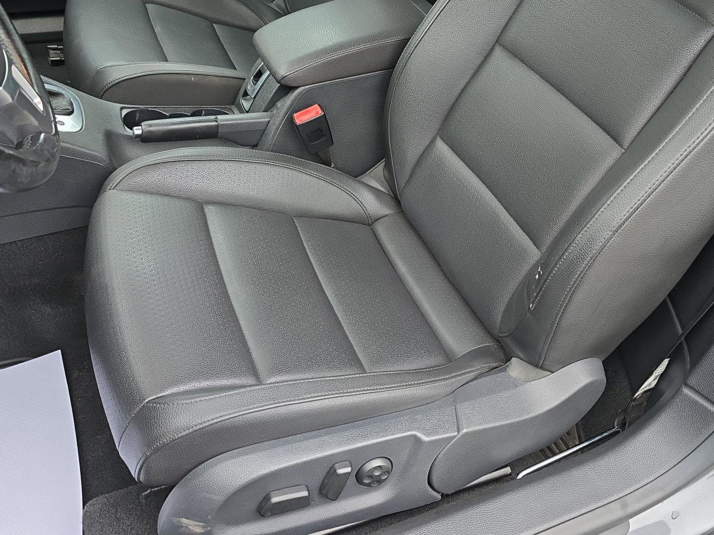 Used 2013 Volkswagen Eos Komfort image 11