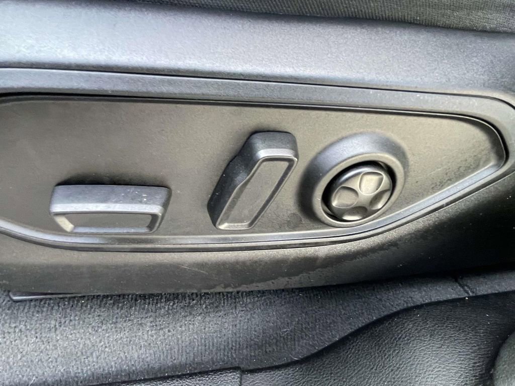 Used 2023 Jeep Grand Cherokee Altitude image 16