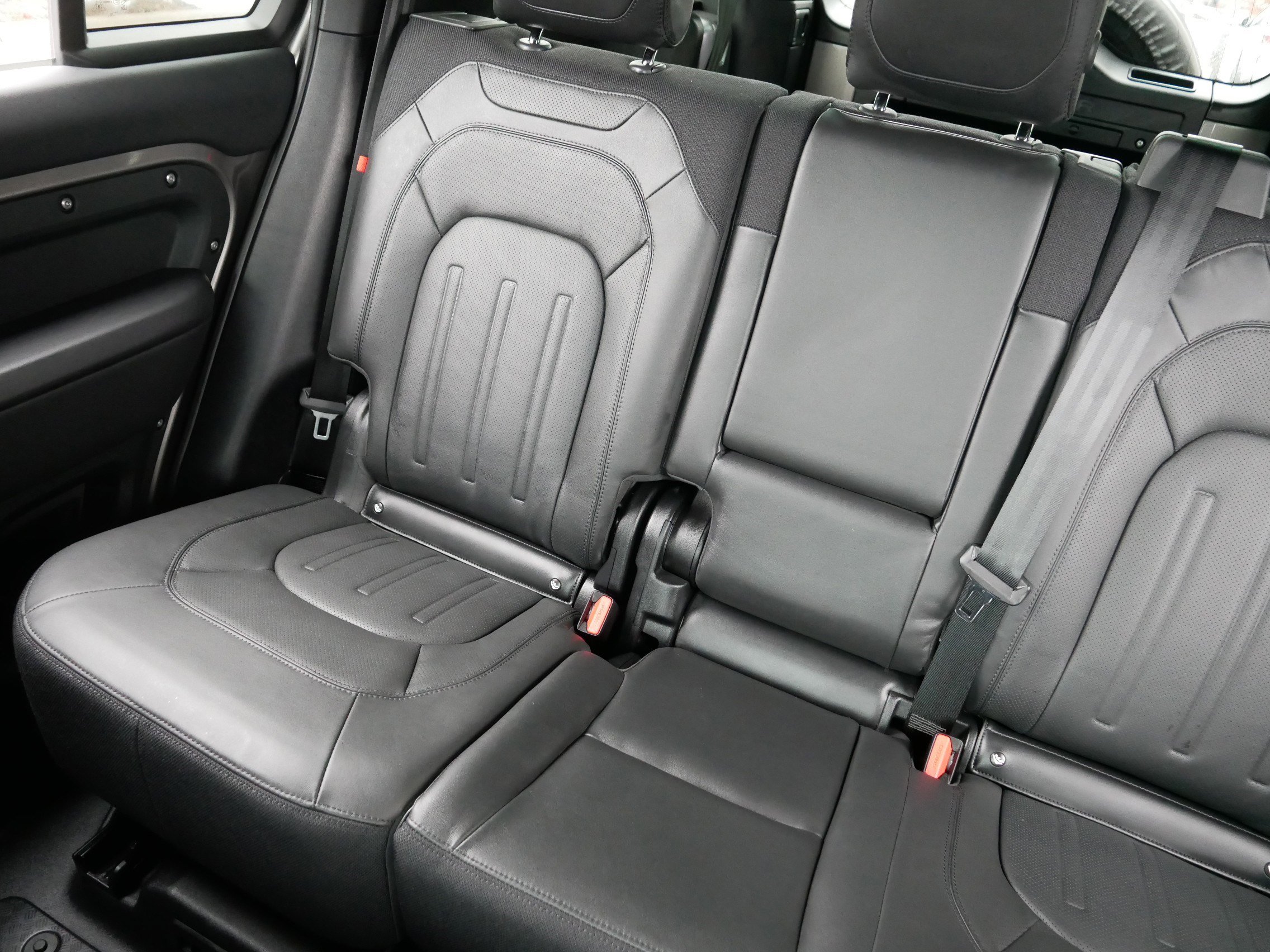 Used 2024 Land Rover Defender 130 X image 12