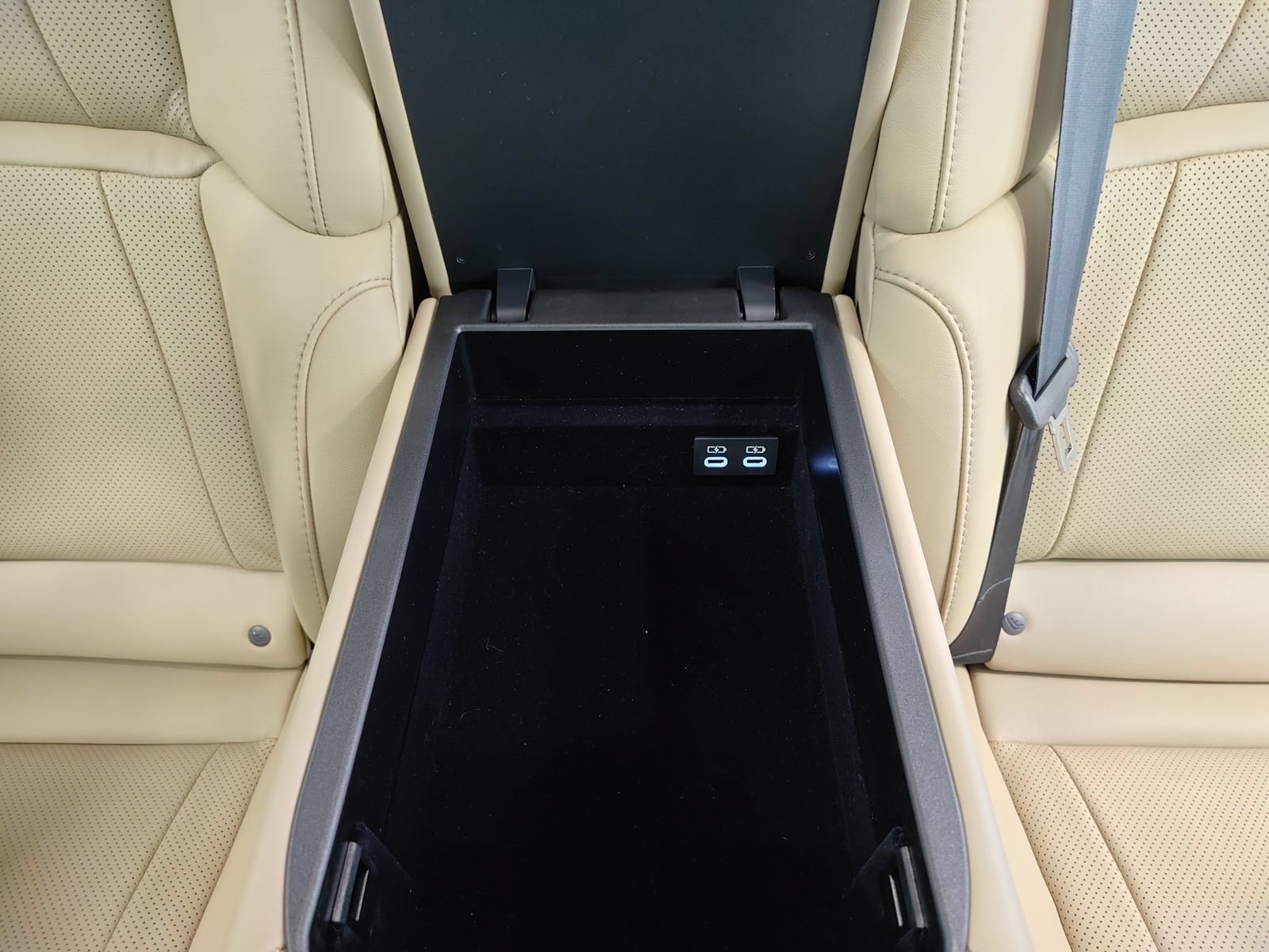 Used 2024 Lexus LS 500 RWD image 38